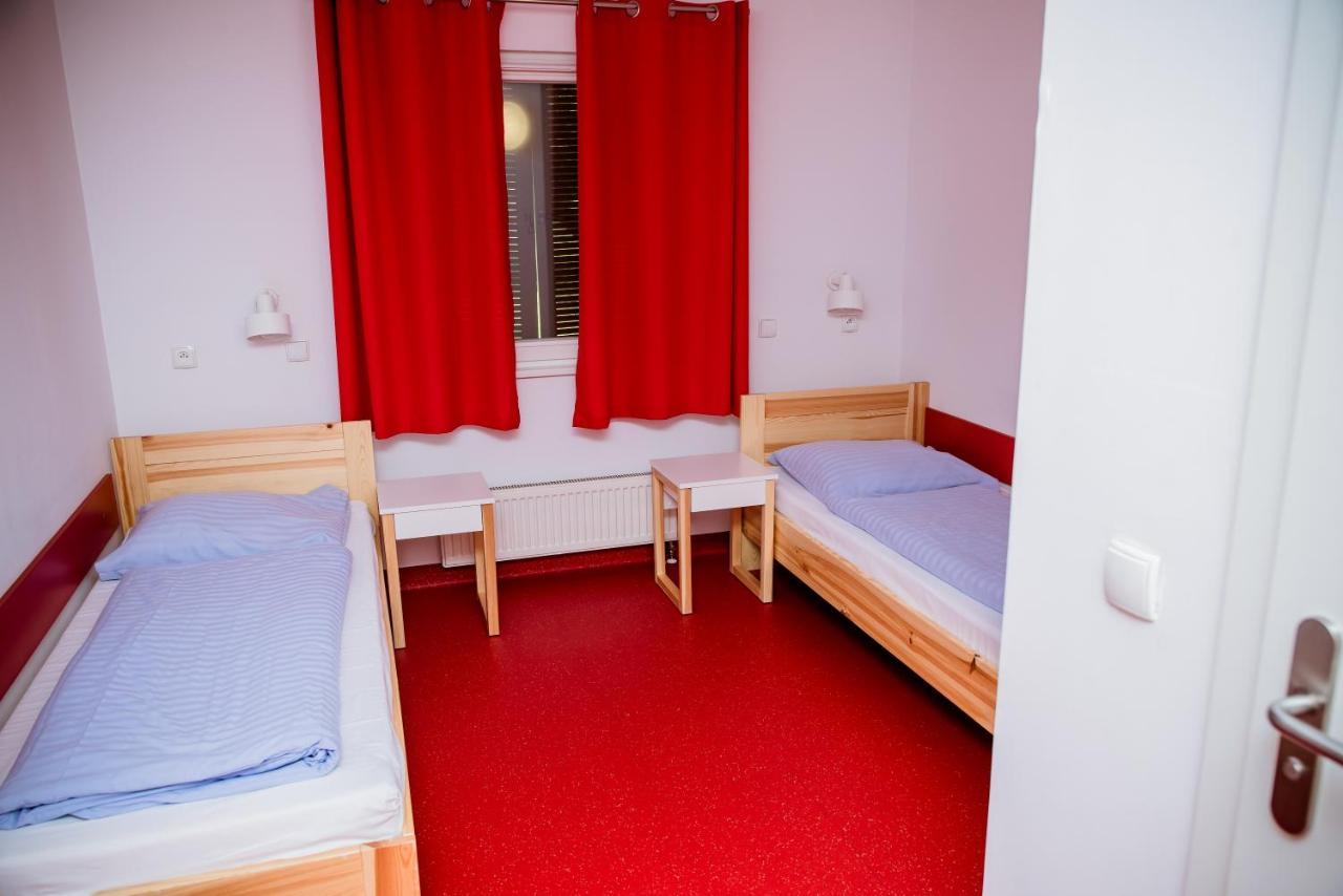 Miedzynarodowy Dom Spotkan Mlodziezy W Oswiecimiu Oświecim Exterior foto